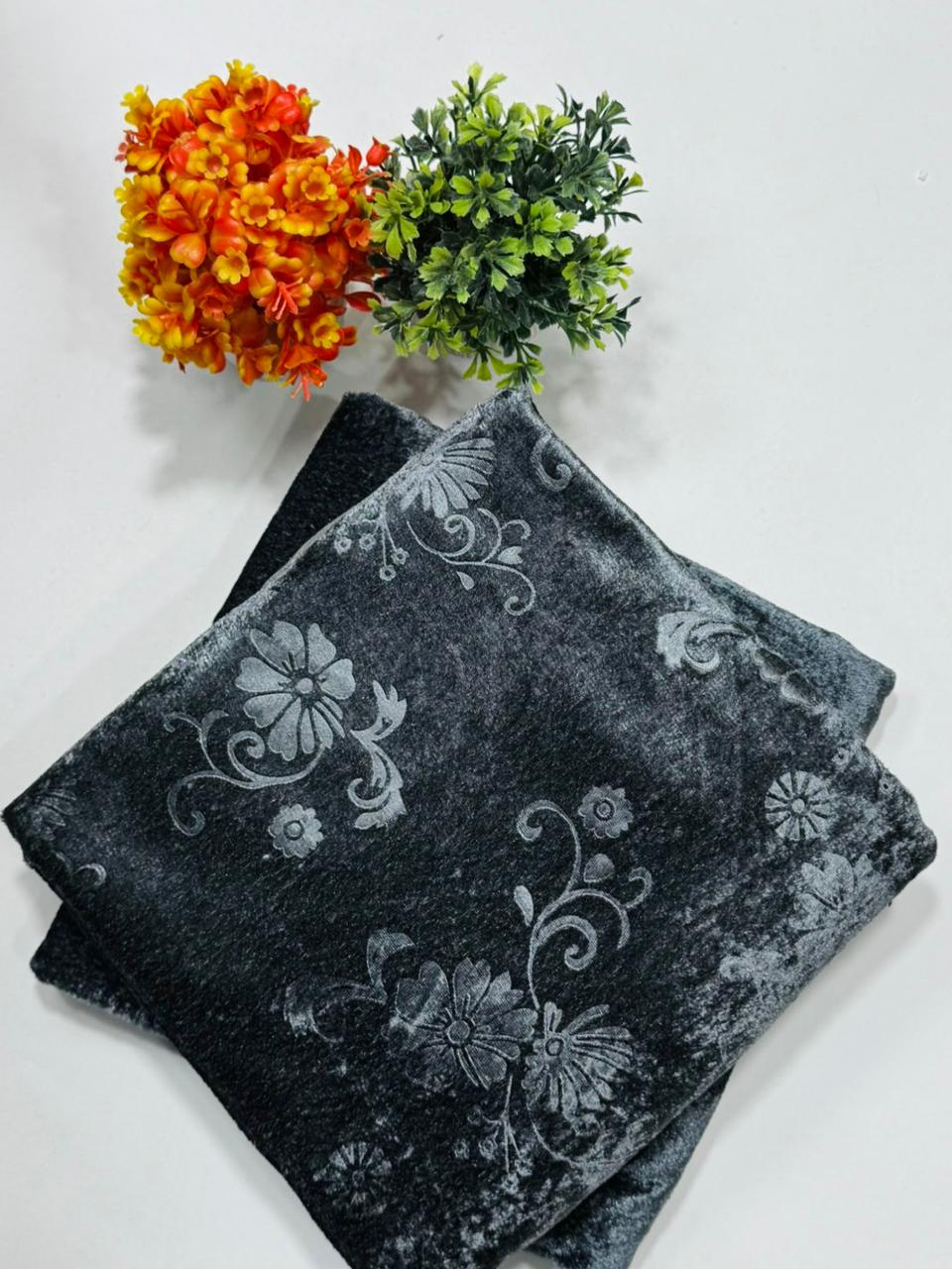 Luxury Velvet Printed 2pcs Ladies Winter Suit 01006