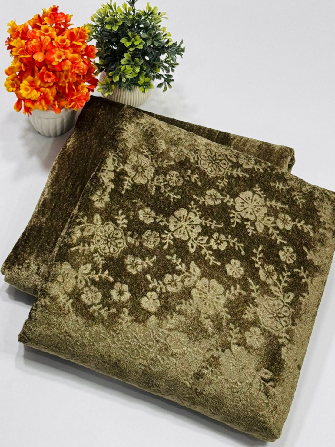 Luxury Velvet Printed 2pcs Ladies Winter Suit