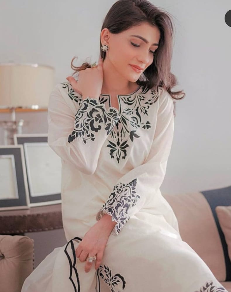 Summer Lawn 3pcs Embroidery Collection AYL3-11033