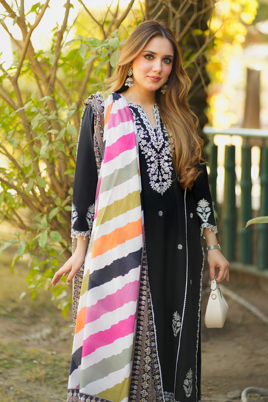 Summer Lawn 3pcs Embroidery Collection AYL3-11023