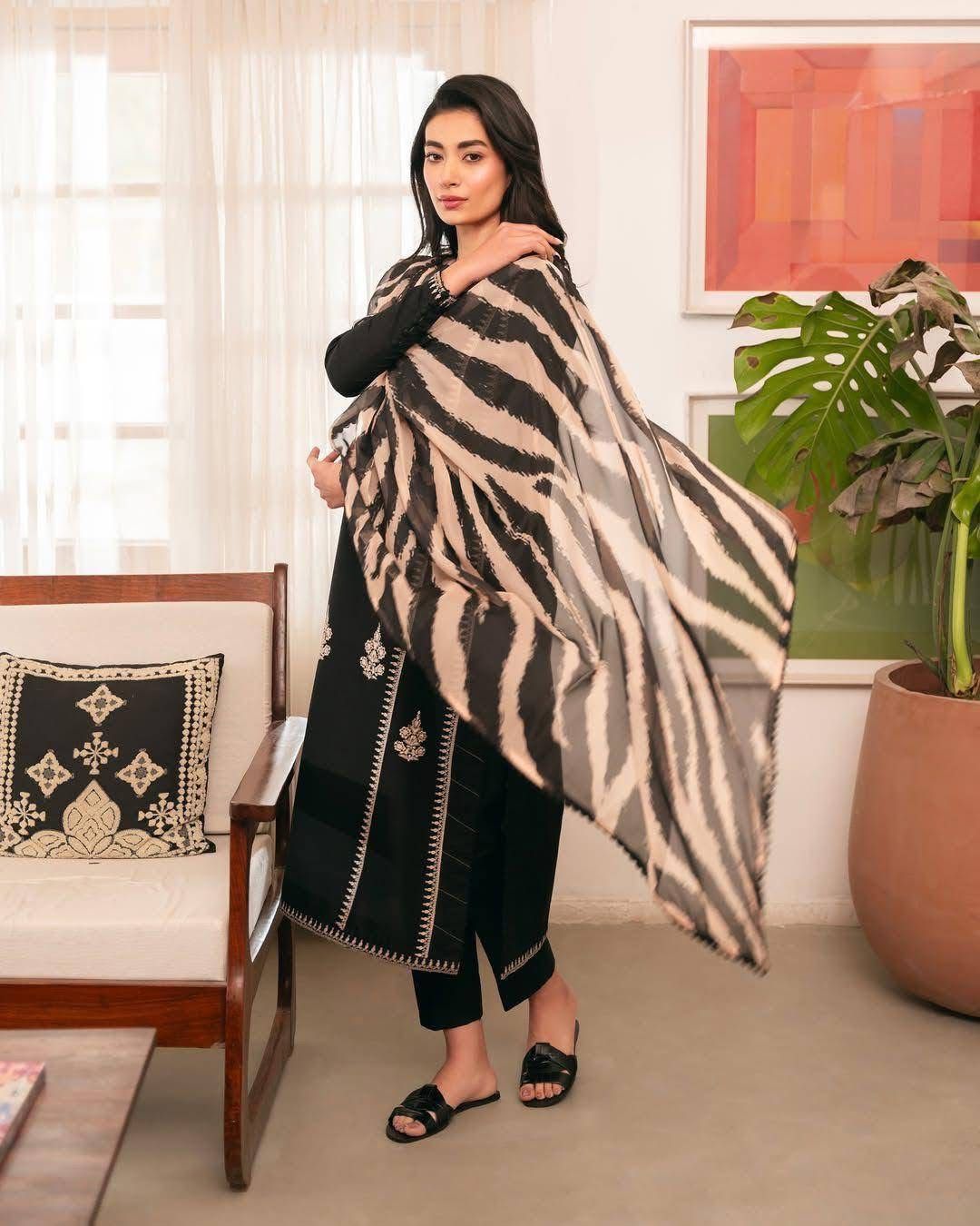 Summer Lawn 3pcs Embroidery Collection AYL3-11008