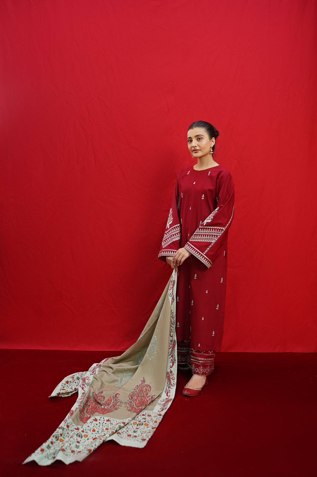 Summer Lawn 3pcs Embroidery Collection AYL3-11003
