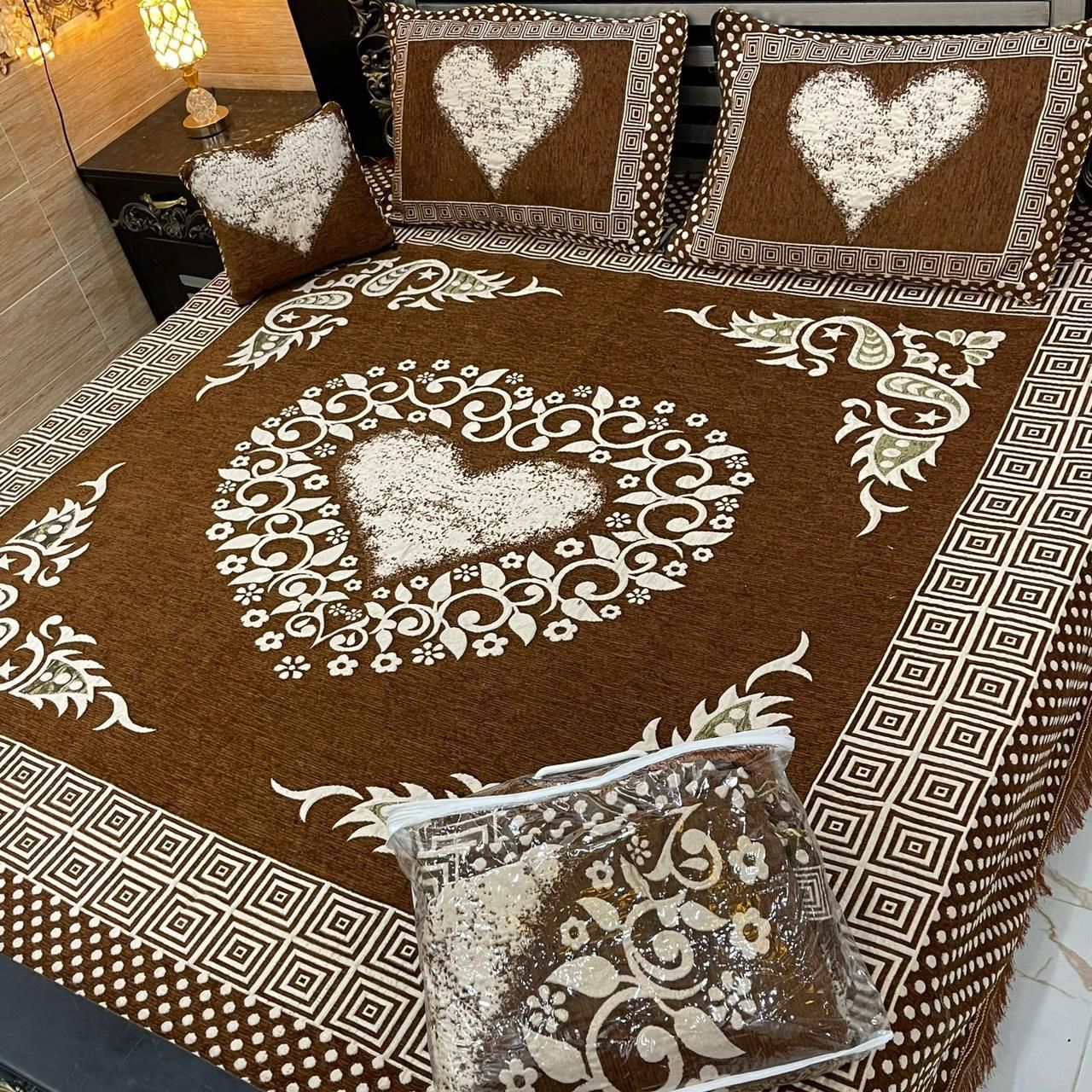 Sweetheart Luxury 4pcs Velvet Jacquard Bedsheet Set
