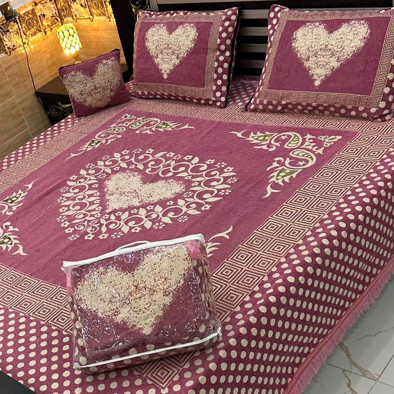 Sweetheart Luxury 4pcs Velvet Jacquard Bedsheet Set