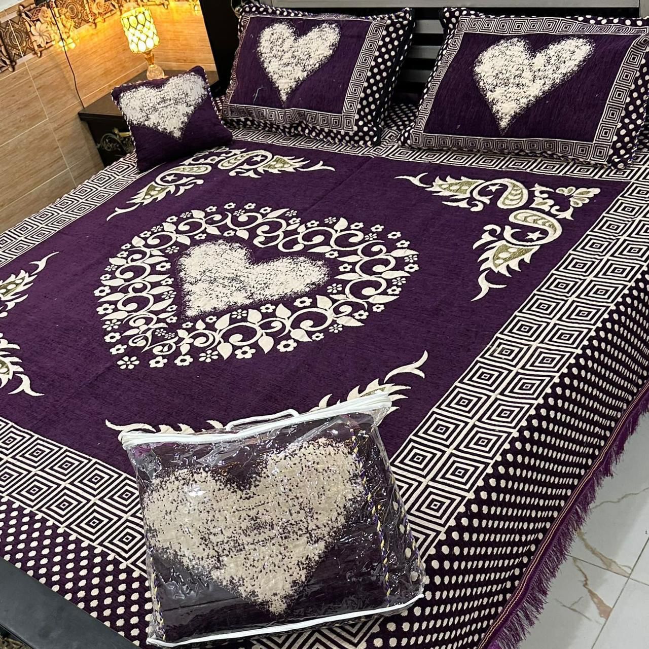 Sweetheart Luxury 4pcs Velvet Jacquard Bedsheet Set