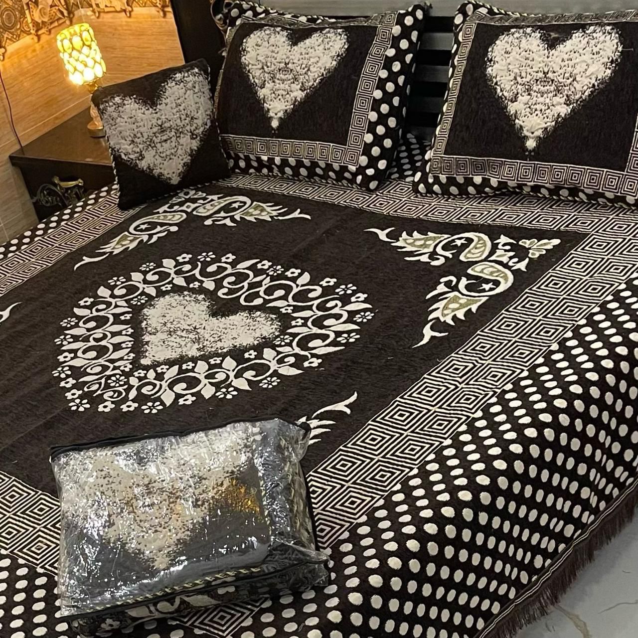 Sweetheart Luxury 4pcs Velvet Jacquard Bedsheet Set